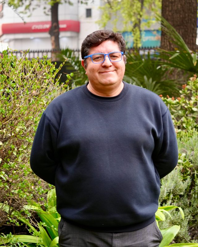 Retrato de Dante Parra, Curriculista