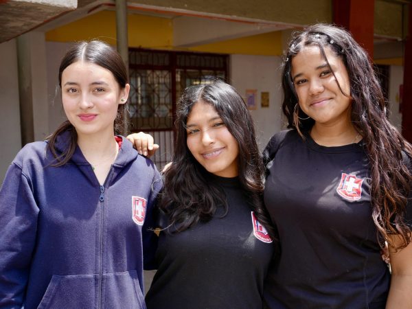 Estudiantes del Liceo Confederación Suiza durante una actividad del liceo