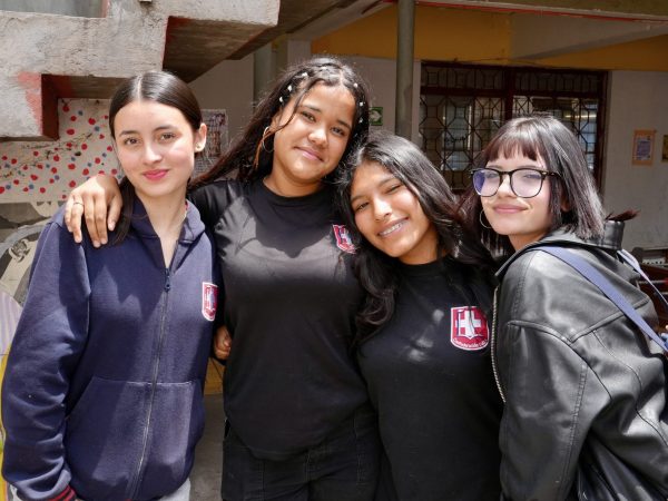 Estudiantes del Liceo Confederación Suiza durante una actividad del liceo
